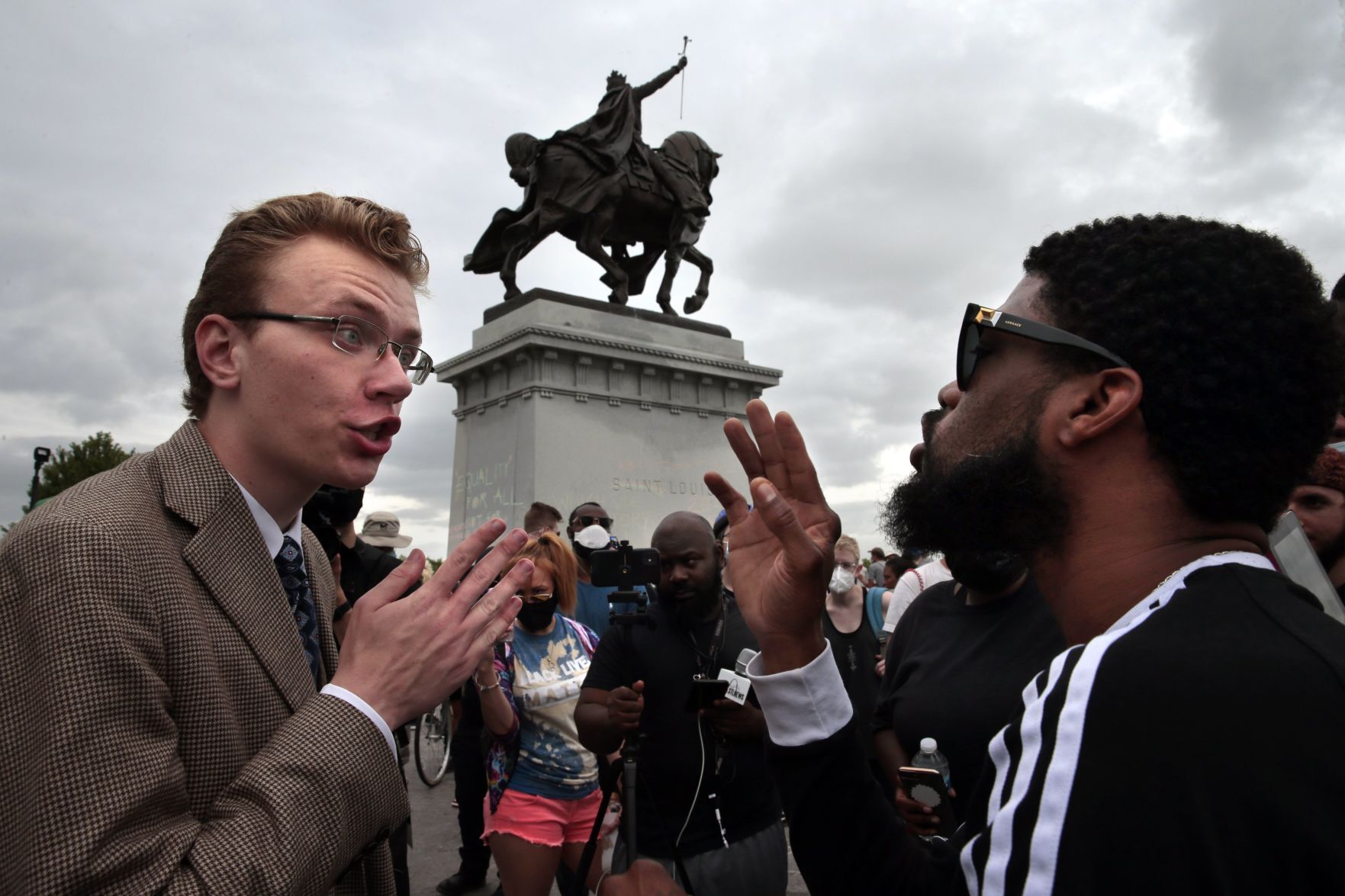 Protest over statue of St. Louis' namesake
